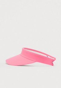 Rozā saules aizsargmala no elastīga materiāla ar izliekumu. Tai ir gluda virsma un regulējams aizdare aizmugurē.