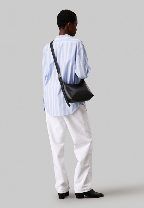 HARDWARE STRAP MEDIUM CROSSBODY - Cross body bag2