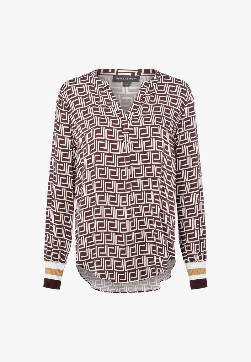 Blusa a maniche lunghe con motivo geometrico a quadrati marroni e bianchi, scollatura a V e polsini a coste con righe marroni, bianche e beige.