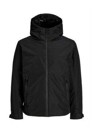 Casaco preto impermeável com capuz, fecho frontal e dois bolsos laterais com fecho, mostrado de frente sobre fundo branco.