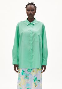 ARMEDANGELS EALGAA - Button-down blouse - bright lime