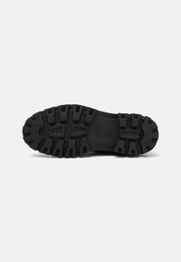 BOSS JULYO - Hétköznapi fűzős cipő - open brown