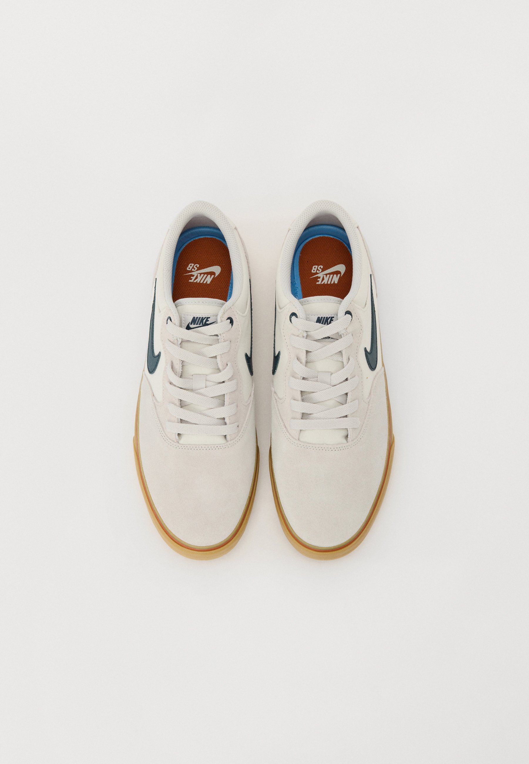 nike sb chron slr suede mix sneakers in white