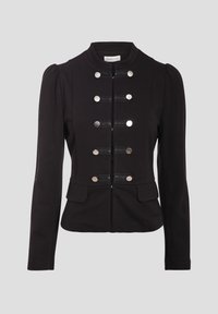 Veste noire avec un col montant, manches longues, épaules bouffantes et boutons décoratifs en argent. Comprend deux poches avant et une coupe ajustée.