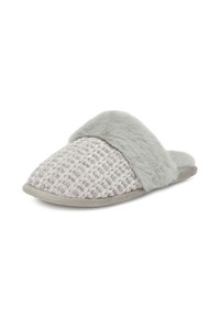 Zapatilla de tela trenzada en gris y blanco con un suave borde de pelo sintético gris en la parte superior y una suela blanda, que presenta una puntera redondeada y un diseño fácil de poner.