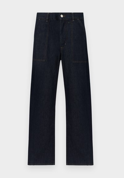 Jeans a gamba larga in denim blu scuro con vita alta, tasche frontali e cuciture arancioni in contrasto. Presenta una chiusura con bottone in metallo.