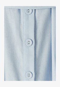 Ausgewählt, sky blue
