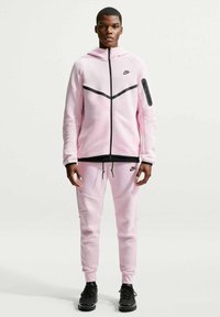 Ikke valgt, pink foam hyper pink