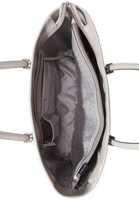 Sac à main gris clair avec un extérieur texturé, des poignées doubles et plusieurs poches intérieures. Doublé avec un tissu à motif. Fermeture éclair.