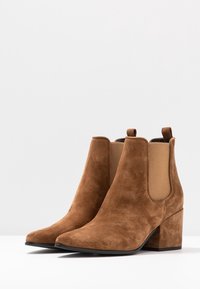 Kennel + Schmenger Botines bajos - cognac