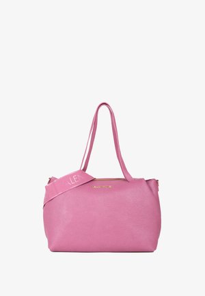 Borsa a mano in pelle rosa con forma strutturata, cerniere superiori, doppii manici a spalla e una tracolla decorativa con il logo del marchio.