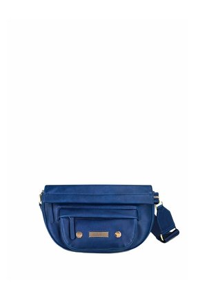 Sac banane en cuir bleu avec poche zippée à l'avant, ferrures dorées et sangle réglable sur fond blanc.