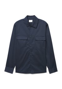 Dunkelblaues Hemd mit Knopfleiste, spitzem Kragen, zwei Brusttaschen und langen Ärmeln. Hergestellt aus glattem Stoff mit einfarbigem Design und minimalen Details.