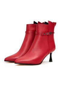 Cesare Gaspari Stivaletti - red
