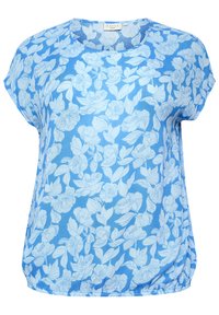 Blomstret blå bluse med afslappet pasform, korte ærmer og blødt, letvægtigt stof med hvide blomsterkonturer.