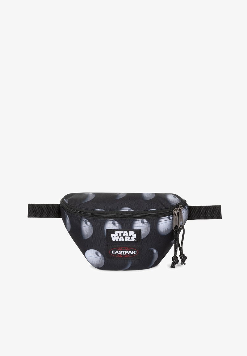 Musta vyölaukku, jossa on harmaiden pallojen kuvio, joka edustaa Kuolemantähteä, ja siinä ovat "Star Wars" ja "Eastpak" logot. Teksturoitu kangas.