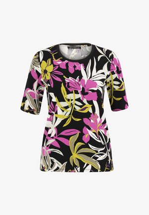 Blusenshirt mit kurzen Ärmeln, das einen schwarzen Hintergrund mit leuchtend pinken, gelben und weißen Blumen zeigt, und einem runden Ausschnitt. Aus weichem Stoff gefertigt.