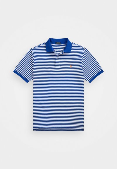 Polo tričko modro-bíle pruhované s jednobarevným modrým límcem. Má krátké rukávy a malé vyšití loga na hrudi.