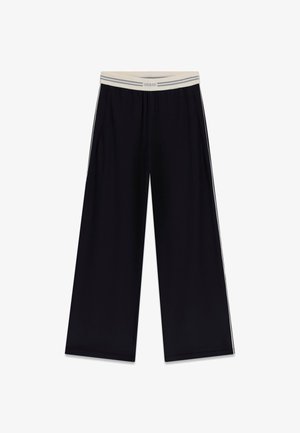 Guess, WEITE JOGGINGHOSE - Pantalon de survêtement - schwarz