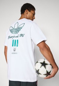 adidas Originals LIVERPOOL FC ICON  - Club wear - white
