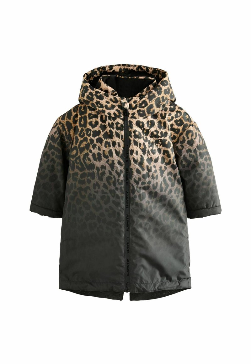 Puffy-Jacke im Leopardenmuster mit einem schwarz-beigen Design, Reißverschluss, Kapuze und kurzen Ärmeln sowie einer glatten, glänzenden Textur.