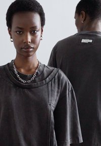 Feng Chen Wang SEAMING UNISEX - Tréningruha alsók - gray
