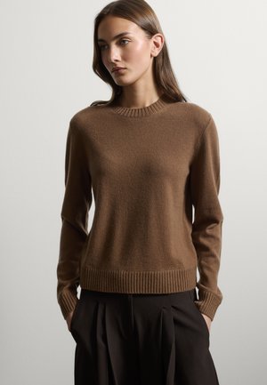 Stefanel, CREW-NECK JUMPER IN A REGULAR FIT. - Strickpullover - light brown