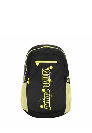 Zwarte rugzak met gele ritsen, zijvakken van gaas en de tekst "prince smiley" met verbonden smiley-gezichten aan de voorkant.