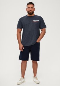 s.Oliver À IMPRIMÉ SUR LE DEVANT - T-shirt z nadrukiem