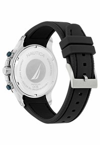 Nautica pulkstenis ar nerūsējošā tērauda korpusu, melnu gumijas siksnu un zilām akcentiem. Iecienītas iezīmes ietver rokas hronogrāfu un ūdensizturību.