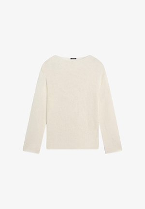 Roomwit gebreide trui met lange mouwen, een ronde hals en een gestructureerd patroon, plat gelegd op een witte achtergrond.