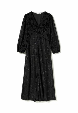 Melna maxi kleita ar V veida kakla izgriezumu, ar pūkainām piedurknēm un ziedu rakstu. Izgatavota no teksturētas auduma ar vieglu spīdumu.