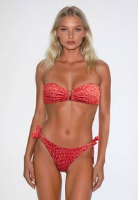 Flavia Valentini LEOPARD BANDEAU TIE-SIDE SET - Bikini - red