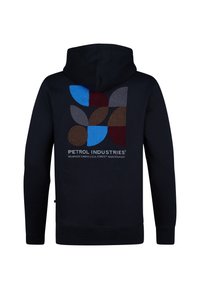 Sweat à capuche noir avec des motifs géométriques colorés de feuilles en bleu, marron, gris et bordeaux, comportant « Petrol Industries » et un texte dessous au dos.