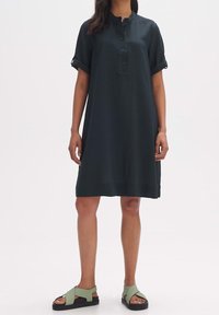 OPUS Abito a camicia - metallic green