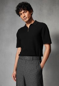 Next - SHORT SLEEVE BUBBLE ZIP -REGULAR FIT - Polotričko - black Miniatura obrázku 1