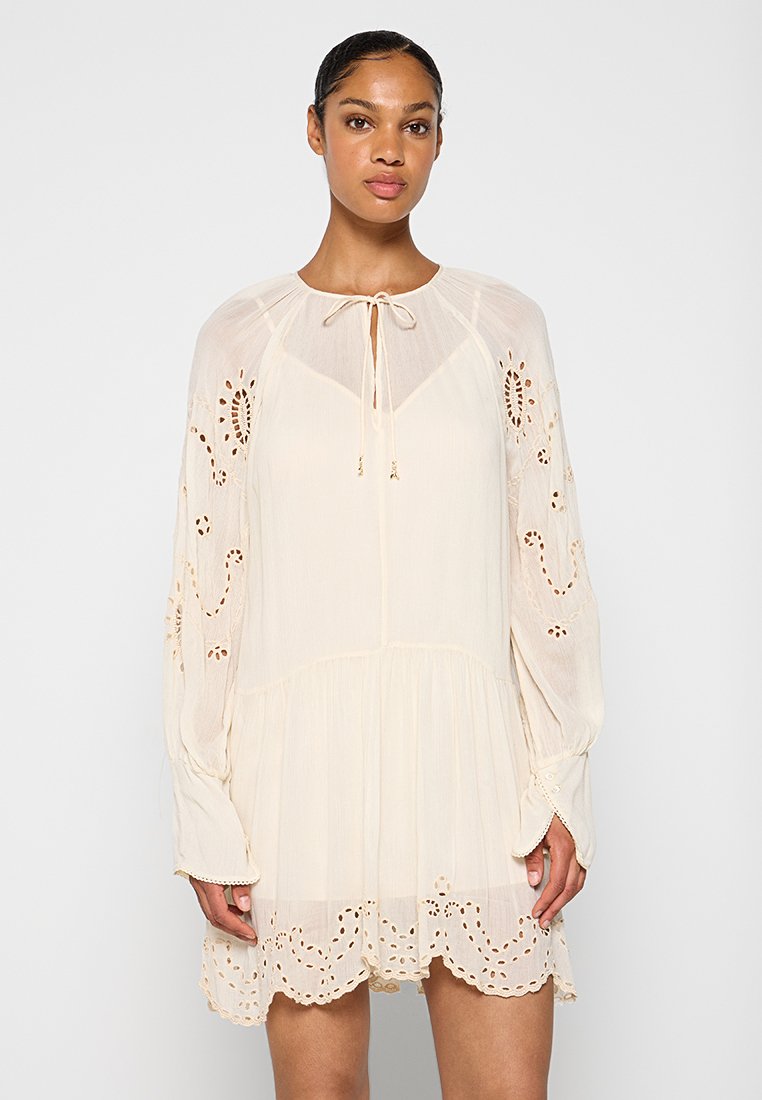 PATRIZIA PEPE Jurk wit PATRIZIA PEPE Jurk wit