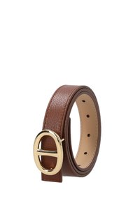 Brauner Ledertexturgürtel, aufgerollt, mit ovaler goldener Metallschnalle und mehreren Einstelllöchern auf heller Innenfütterung.