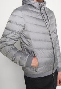 Armani Exchange Kurtka puchowa
