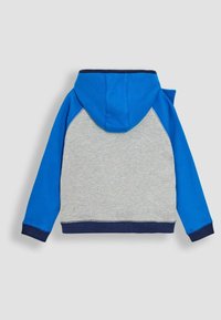 Hoodie met een blauwe voorkant en mouwen, en een grijze achterkant. Gemaakt van zachte stof, met geribbelde marineblauwe manchetten en zoom.