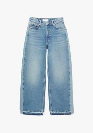 Light blue wide-leg jeans made of denim, featuring a high waist, button closure, front pockets, and raw hem.