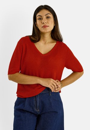 Grain de Malice, PULL BRILLANT À MANCHES COURTES - Camiseta básica - rouge