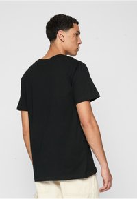 Mister Tee T-shirt z nadrukiem