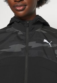 Puma Chaqueta de running - black