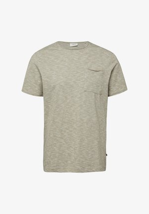 Hellgraues T-Shirt mit kurzen Ärmeln, feiner Struktur, rundem Ausschnitt und einer kleinen Brusttasche auf der linken Seite.