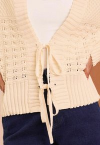 Love & Roses Adīta jaka - ivory white