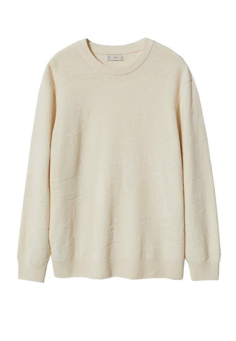 Kremfarvet strikket sweater med tekstureret finish, rund halsudskæring og lange ærmer; ribbede manchetter og kant for struktur.