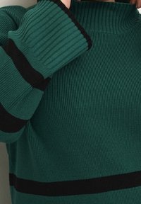 Kaffe Curve Sweter