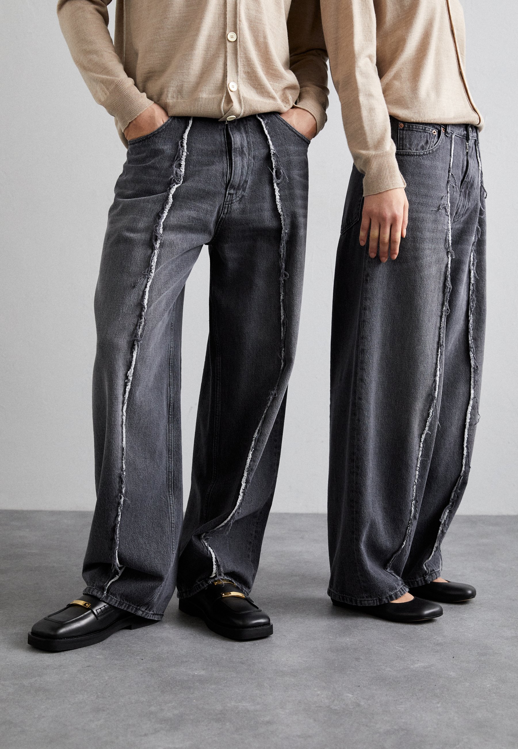 MM6 Maison Margiela PANTS UNISEX - Relaxed fit jeans - grey 