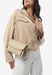 Miriade EMPATHY WINTER - Borsa a tracolla - beige